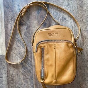 American Leather Co. Genuine Leather Cleveland Crossbody